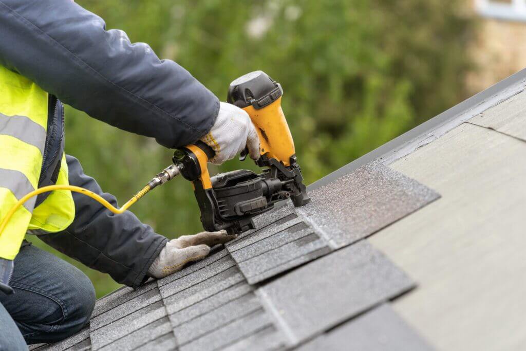 How to Repair a Roof Shingle