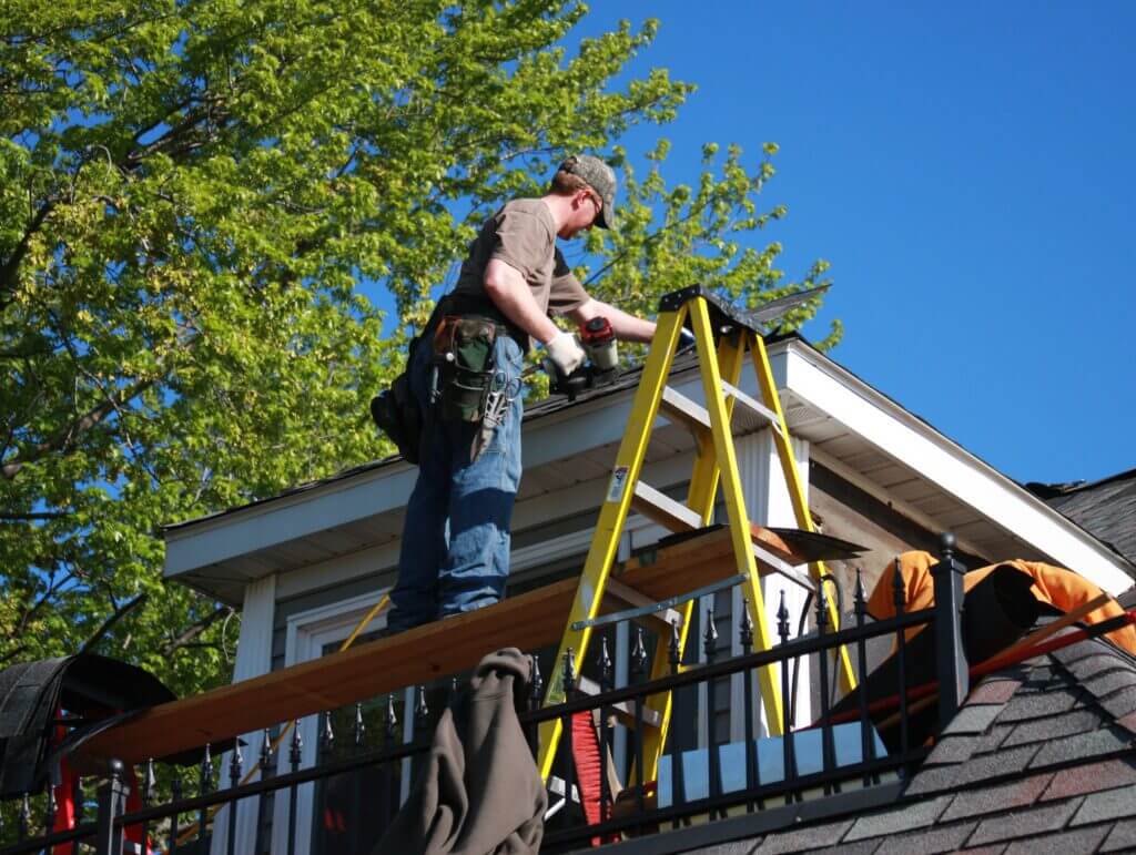 Questions to Ask Before You Hire a Roof Repair Contractor