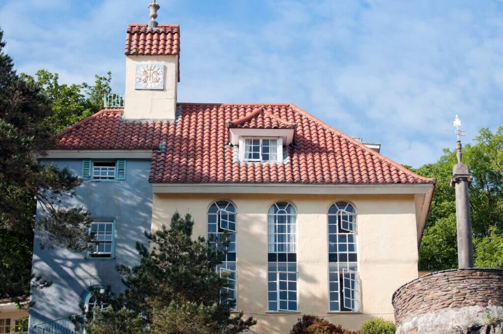 Clay Roof Repair vs. Concrete Tile Repair