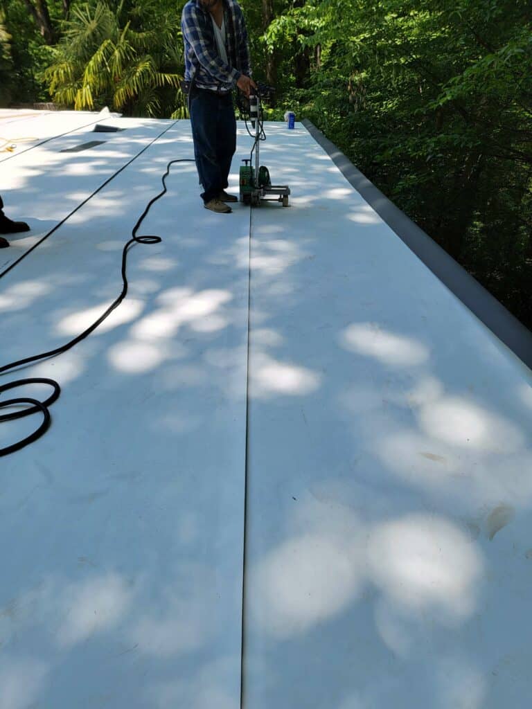 Evaluating Flat Roofing Materials for Replacement